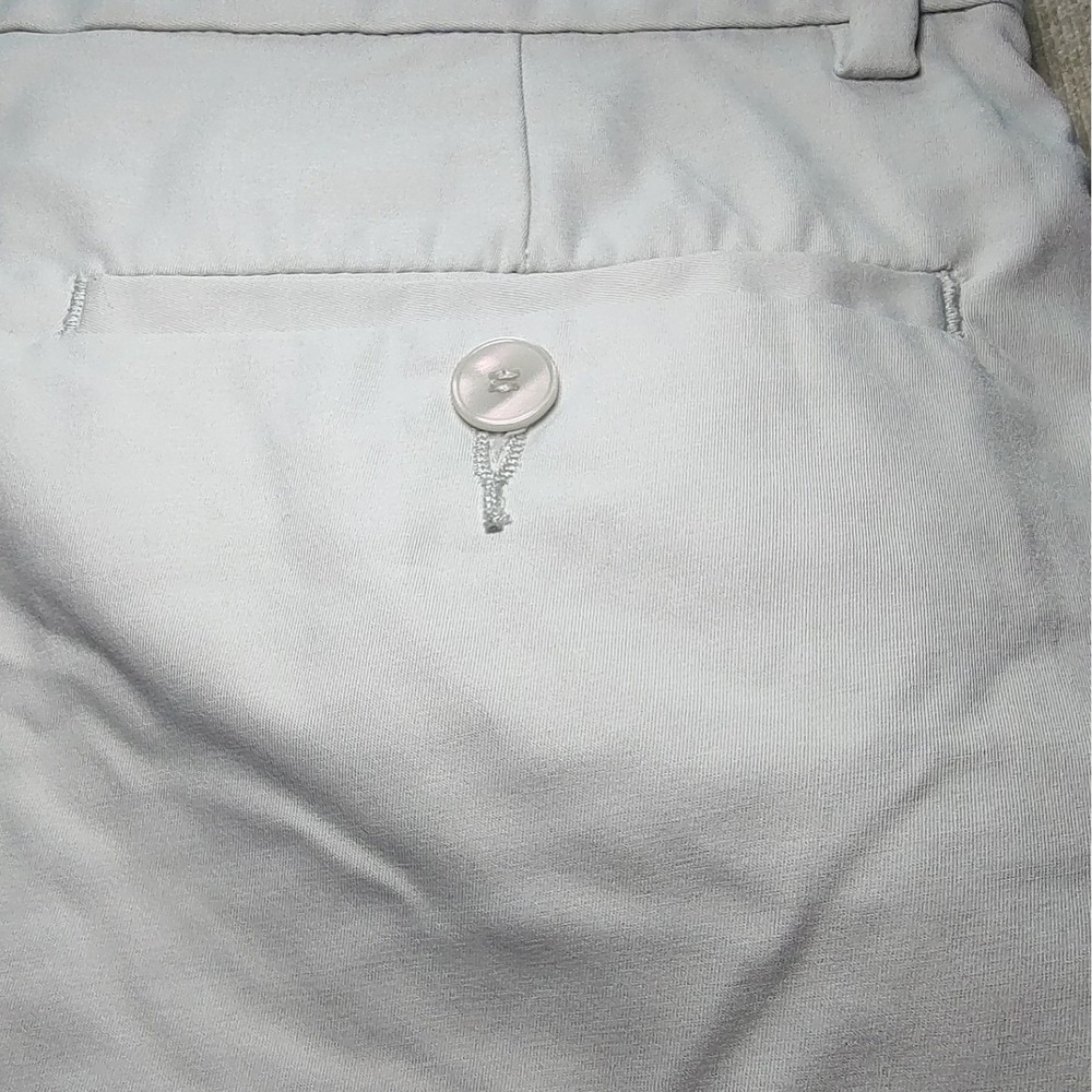 St Johns Bay Mens Gray Chino Shorts 32 Polyester Flat Front Golf Casual Classic
